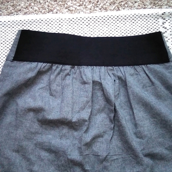 Stooshy WOMEN'S SHORT SKIRT. VERY CUTE. ( Sz S) - Picture 6 of 7